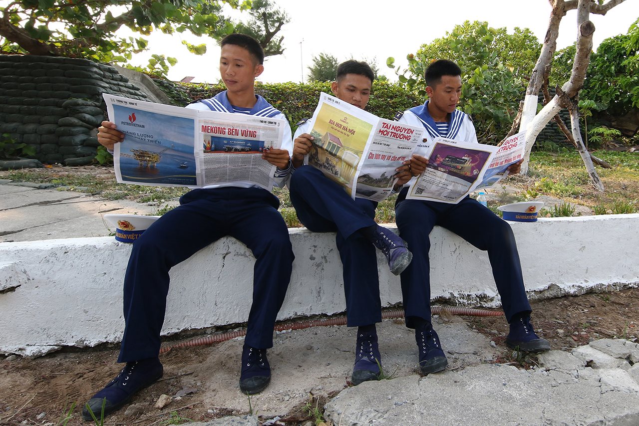 phut-thanh-thoi-doc-bao.jpg