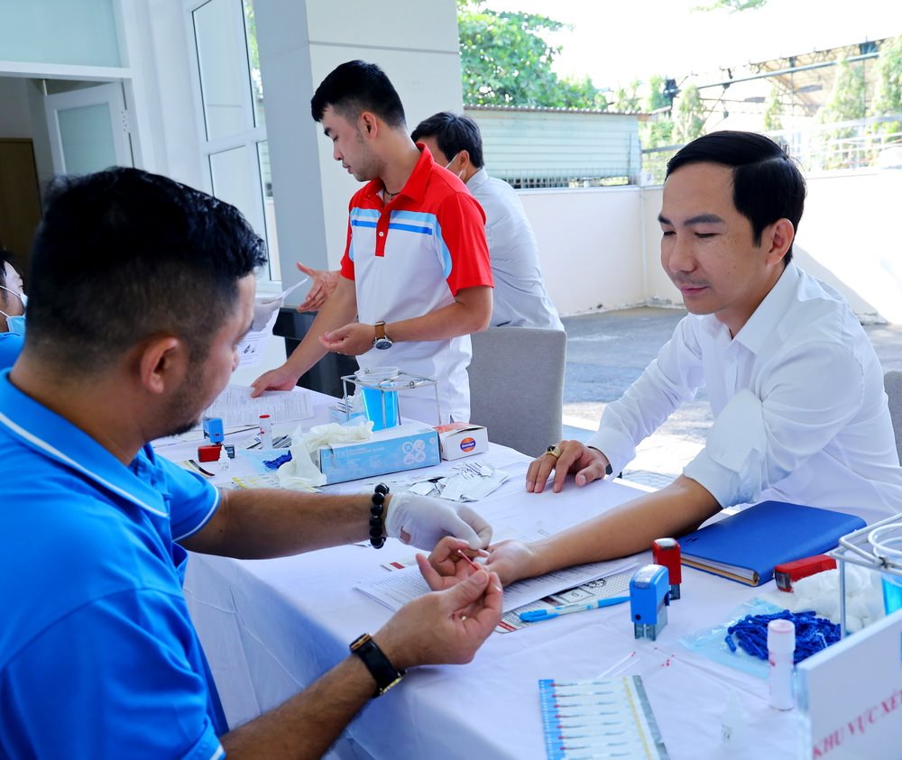 a2.-ban-lanh-dao.jpg
