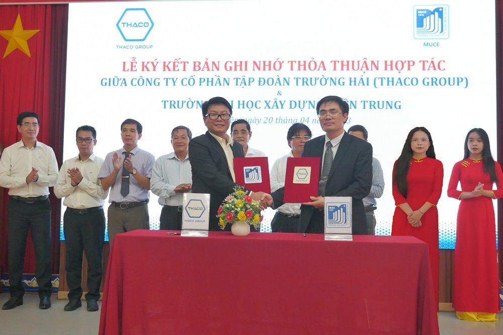 thaco-va-truong-dai-hoc-xay-dung-mien-trung-ky-ket-thoa-thuan-dao-tao-tuyen-dung-1.jpg