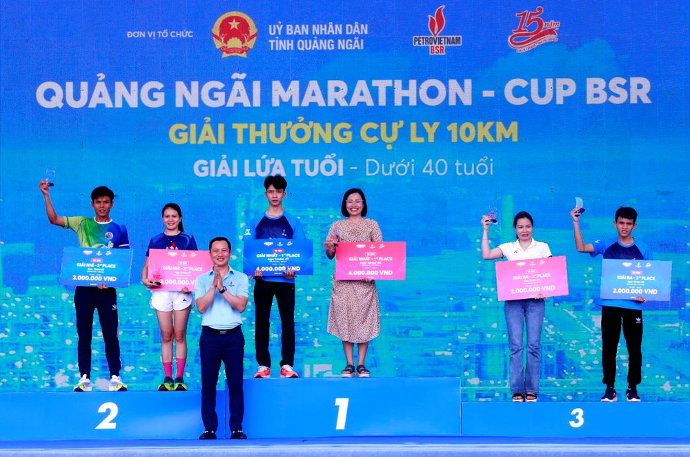 2.-mrs-htha-nhan-giai-nhat.jpg