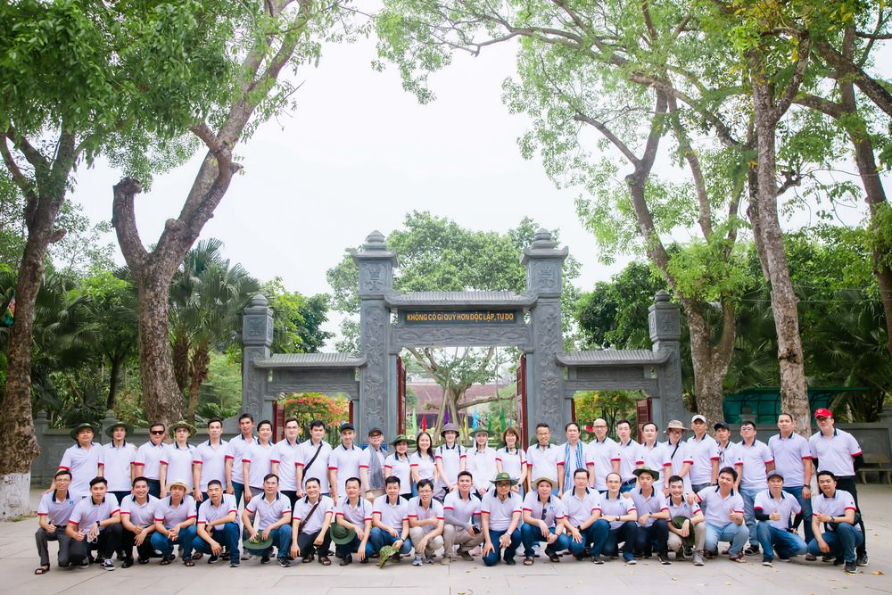 1.-vieng-tham-que-bac.jpg