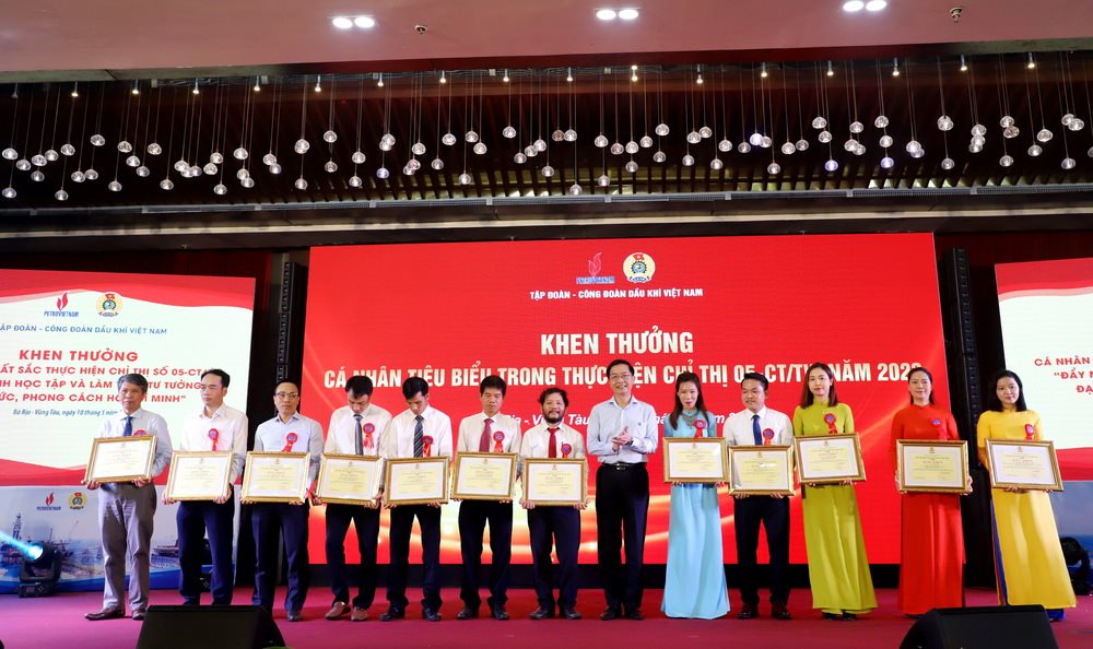 2.-khen-thuong-ct05.jpg