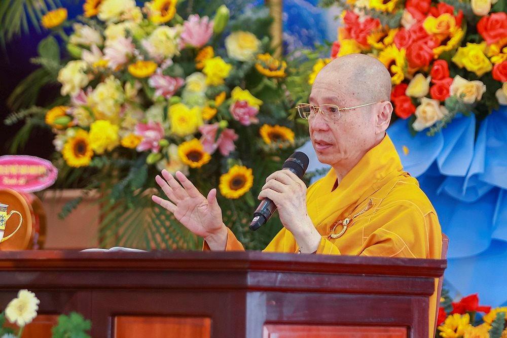5.-thuong-toa.-tien-sy-thich-chan-quang-chia-se-ve-y-nghia-dai-le-phat-dan-1-.jpg