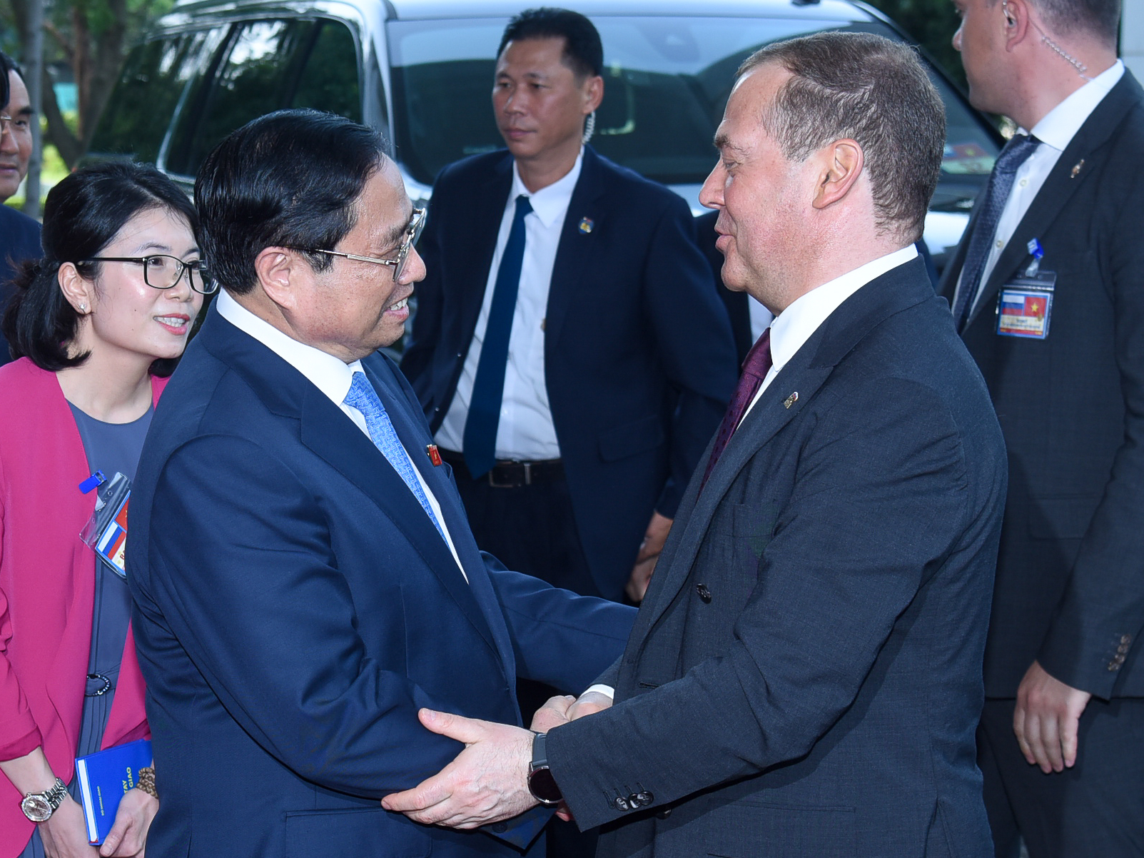 Thủ tướng Phạm Minh Chính tiếp Chủ tịch Đảng nước Nga thống nhất, Phó Chủ tịch Hội đồng an ninh LB Nga Dmitry Medvedev - Ảnh 1.