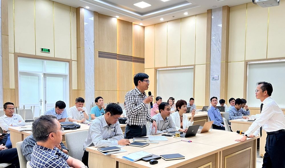 b1.-khoa-hoc-lanh-dao-cds.jpg