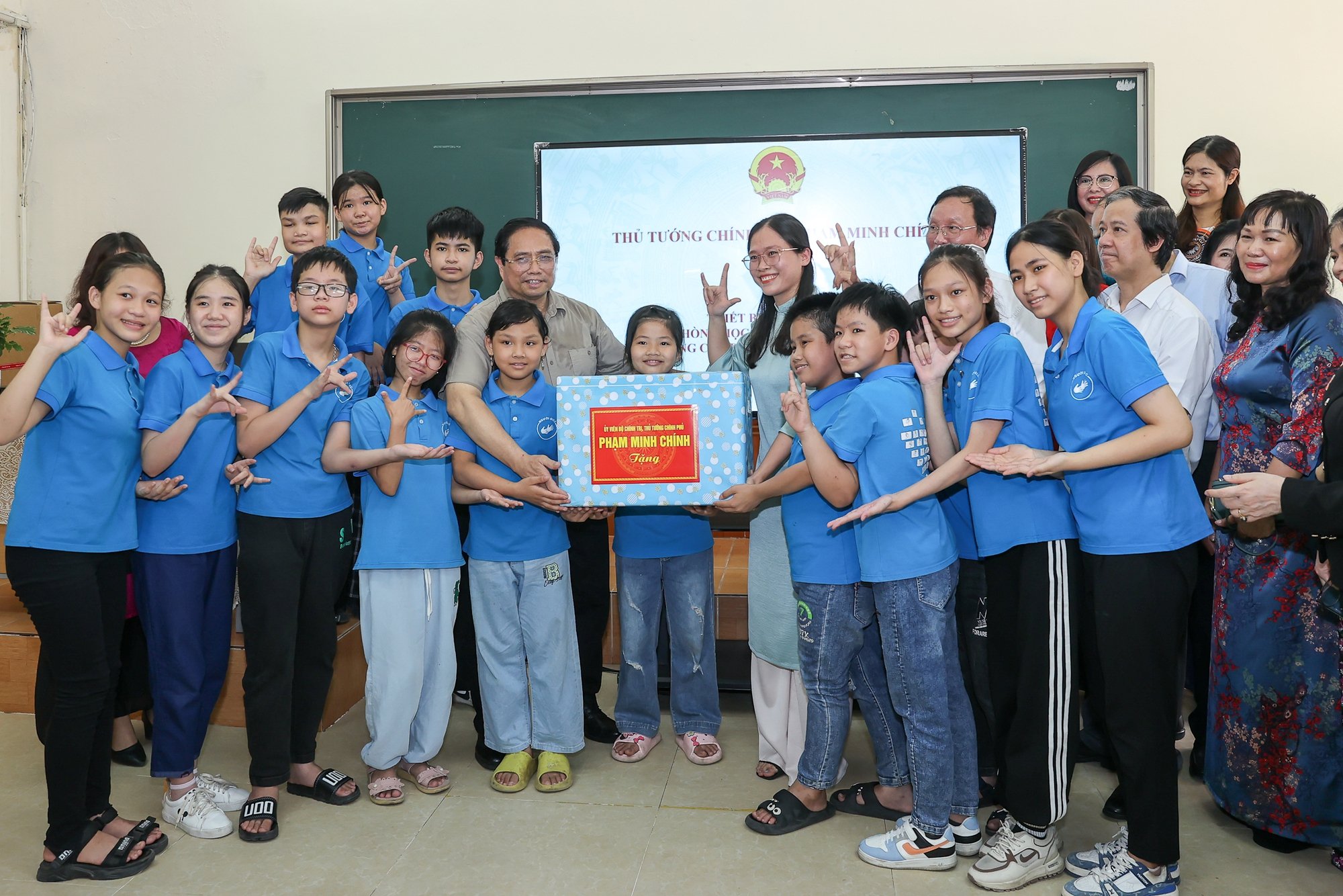 Thủ tướng: Truyền cảm hứng, tạo động lực để trẻ em có hoàn cảnh đặc biệt tự tin, bản lĩnh vươn lên - Ảnh 7.