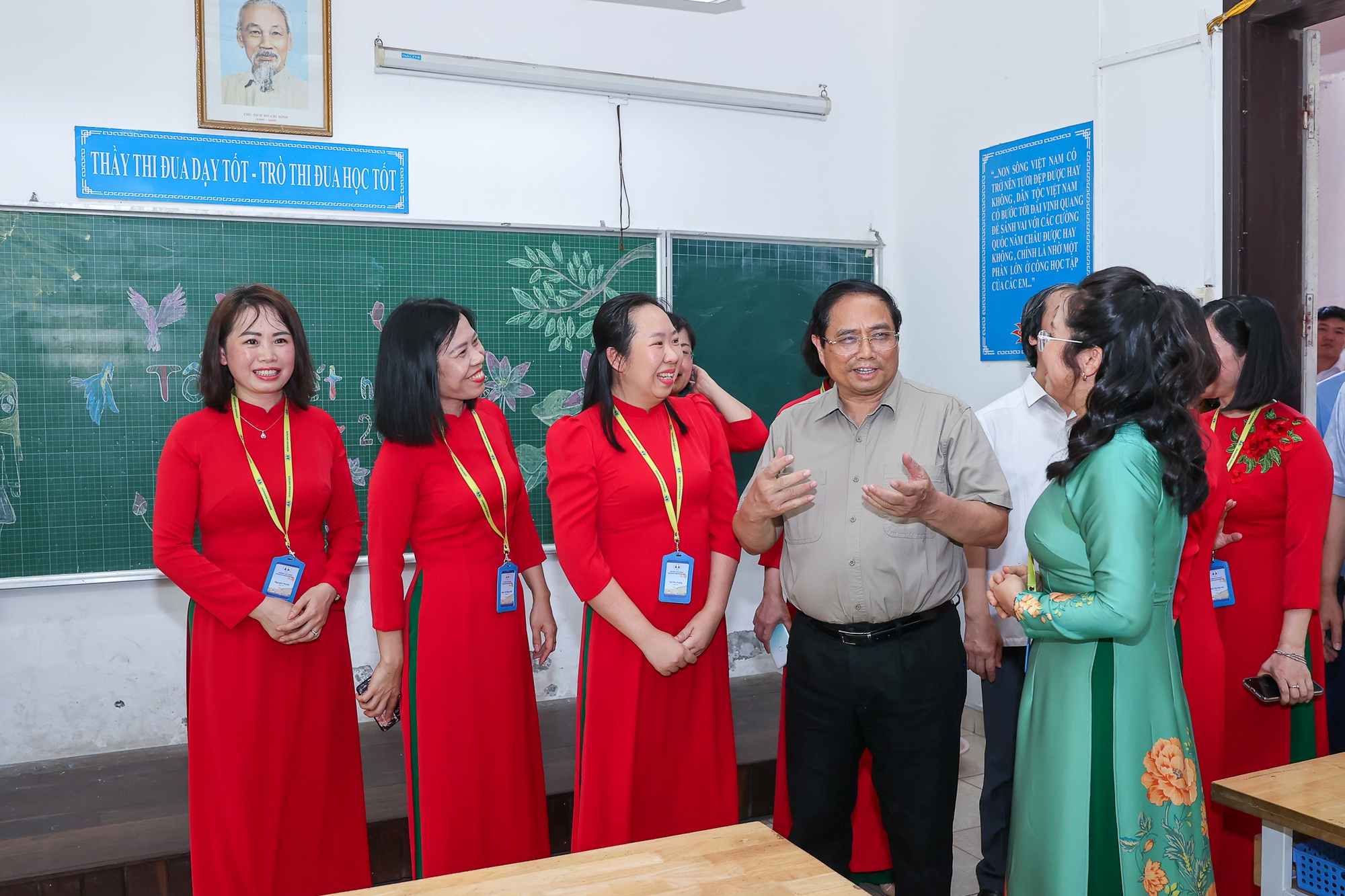 Thủ tướng: Truyền cảm hứng, tạo động lực để trẻ em có hoàn cảnh đặc biệt tự tin, bản lĩnh vươn lên - Ảnh 2.