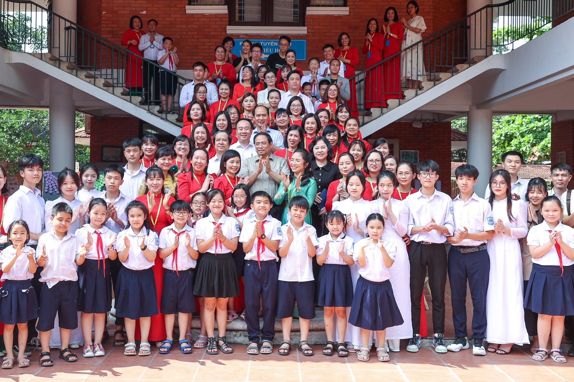 Thủ tướng: Truyền cảm hứng, tạo động lực để trẻ em có hoàn cảnh đặc biệt tự tin, bản lĩnh vươn lên - Ảnh 4.