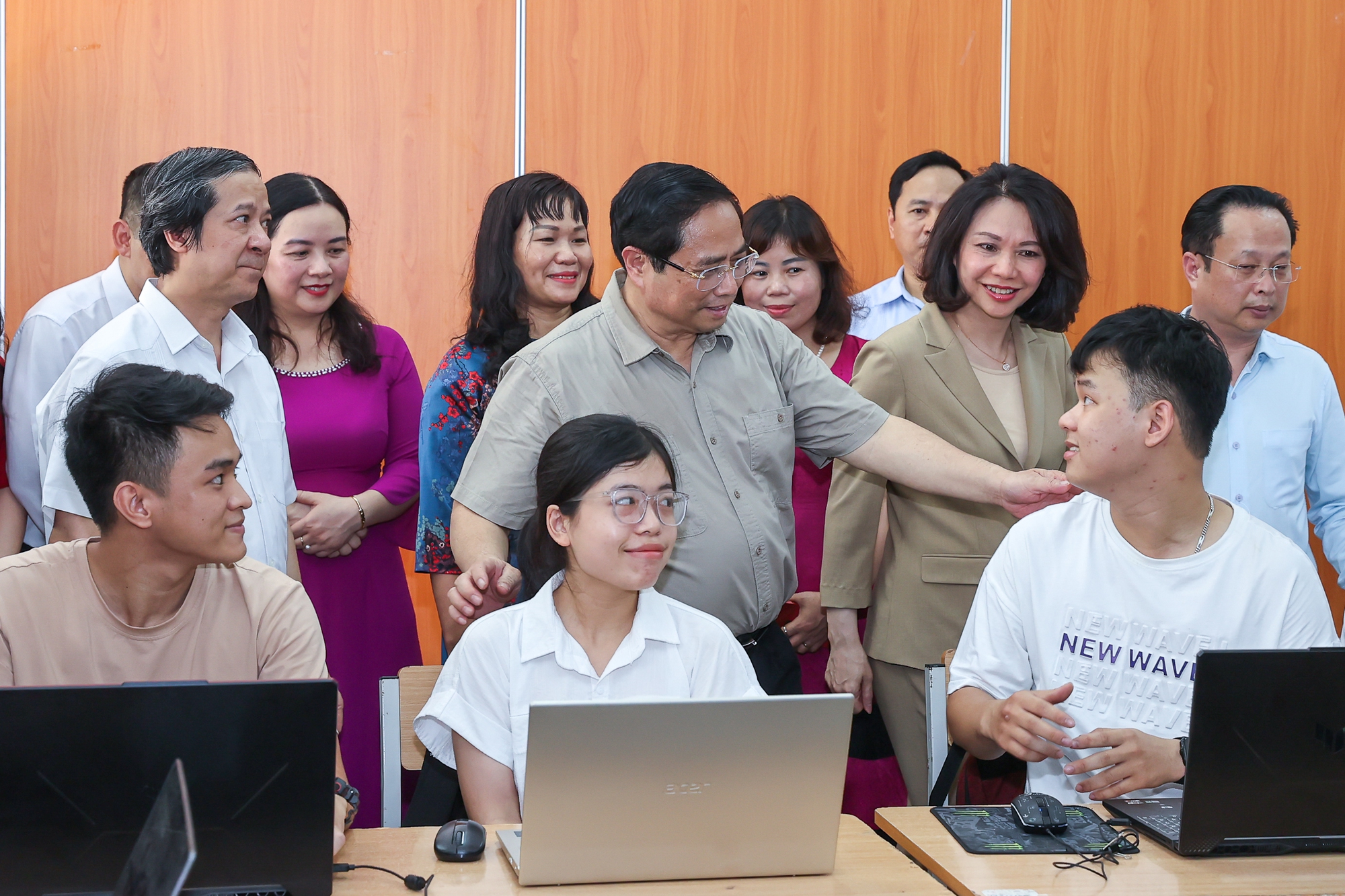 Thủ tướng: Truyền cảm hứng, tạo động lực để trẻ em có hoàn cảnh đặc biệt tự tin, bản lĩnh vươn lên - Ảnh 5.