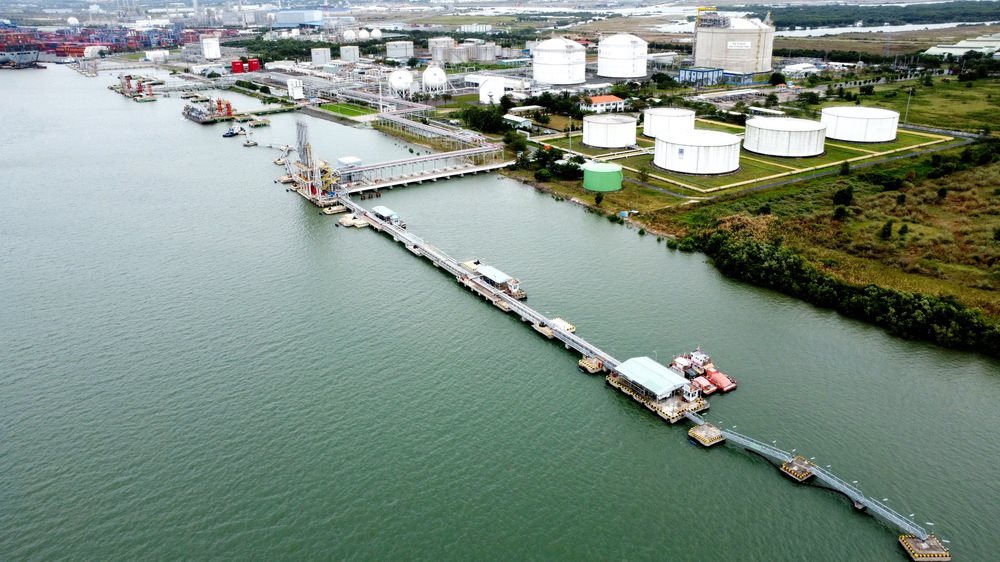 2.-cang-nhap-lng.jpg