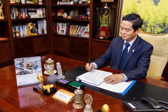 ong-le-viet-hai-chu-tich-tap-doan-xay-dung-hoa-binh-da-thong-qua-hang-loat-quyet-dinh-mang-tinh-chien-luoc-de-tao-niem-tin-cho-cac-nha-dau-tu-va-cac-doi-tac-cua-tap-doan..jpg