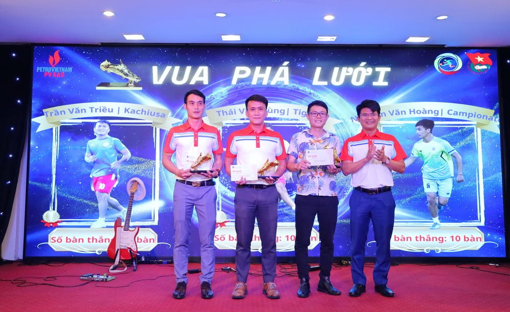 7.-trao-giai-vua-pha-luoi.jpg