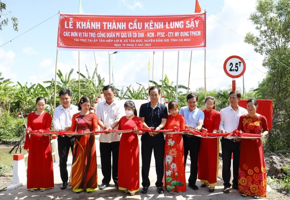 1.-cat-bang-khanh-thanh.jpg