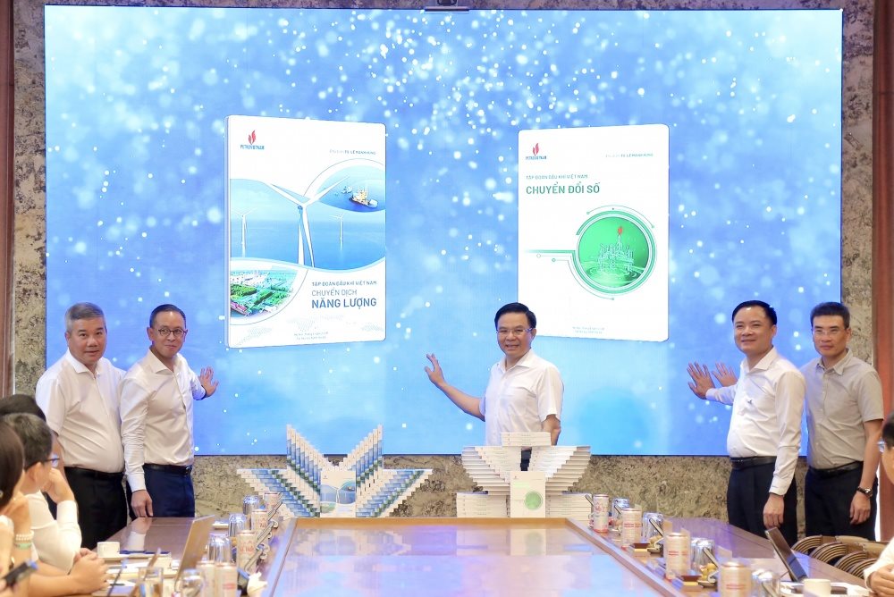 petrovietnam-ra-mat-2-an-pham-ve-chuyen-doi-so-va-chuyen-dich-nang-luong-20230710083304.jpeg