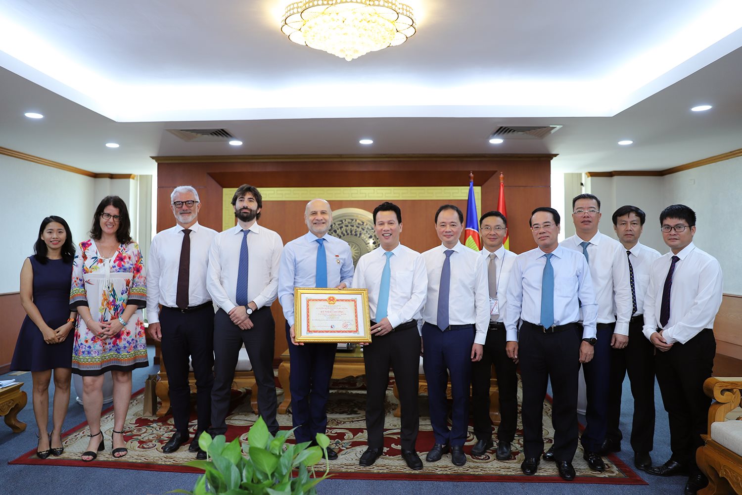 small_bt-khanh-chup-luu-niem-ds-y.jpg
