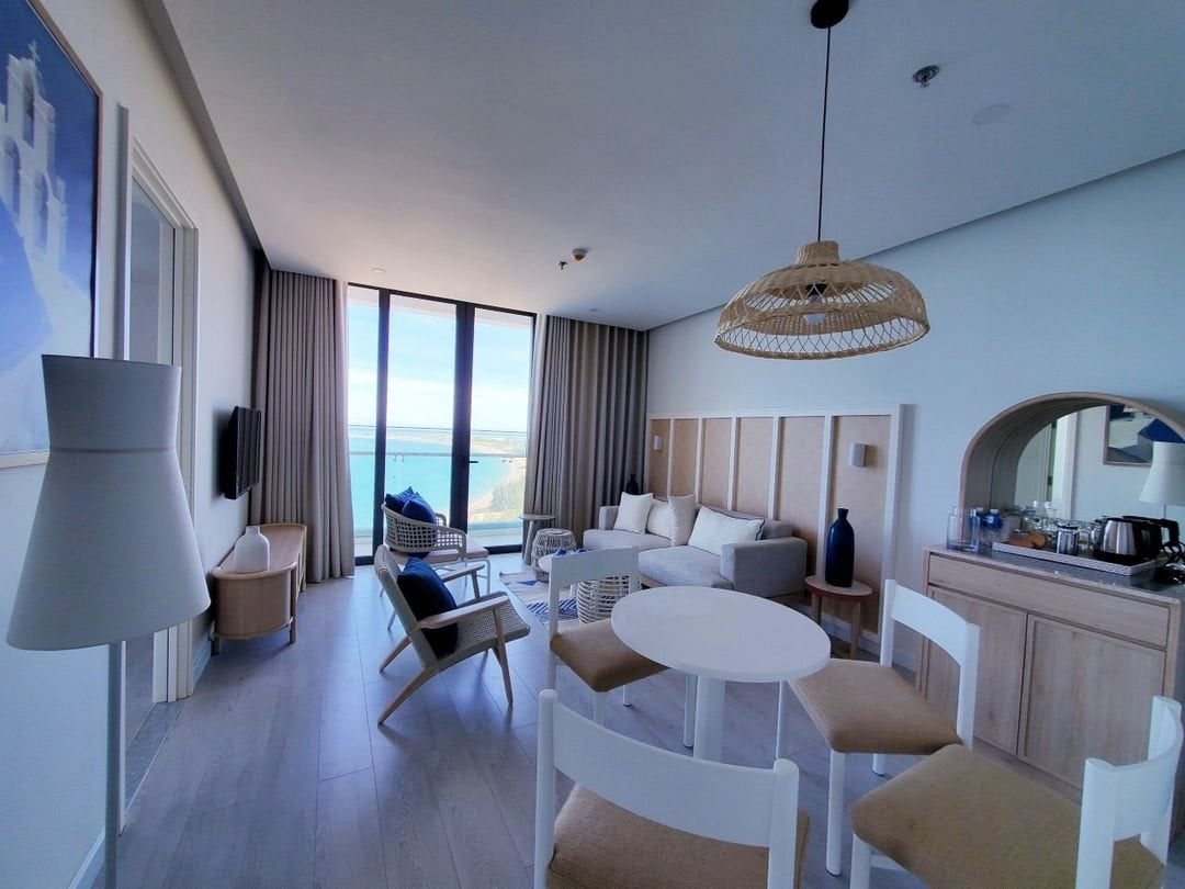 sunbay-park-hotel-resort-phan-rang-la-mot-santorini-thu-nho-tai-ninh-thuan.jpg