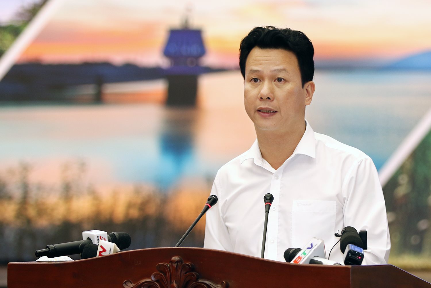 small_bt-dang-quoc-khanh-1.jpg
