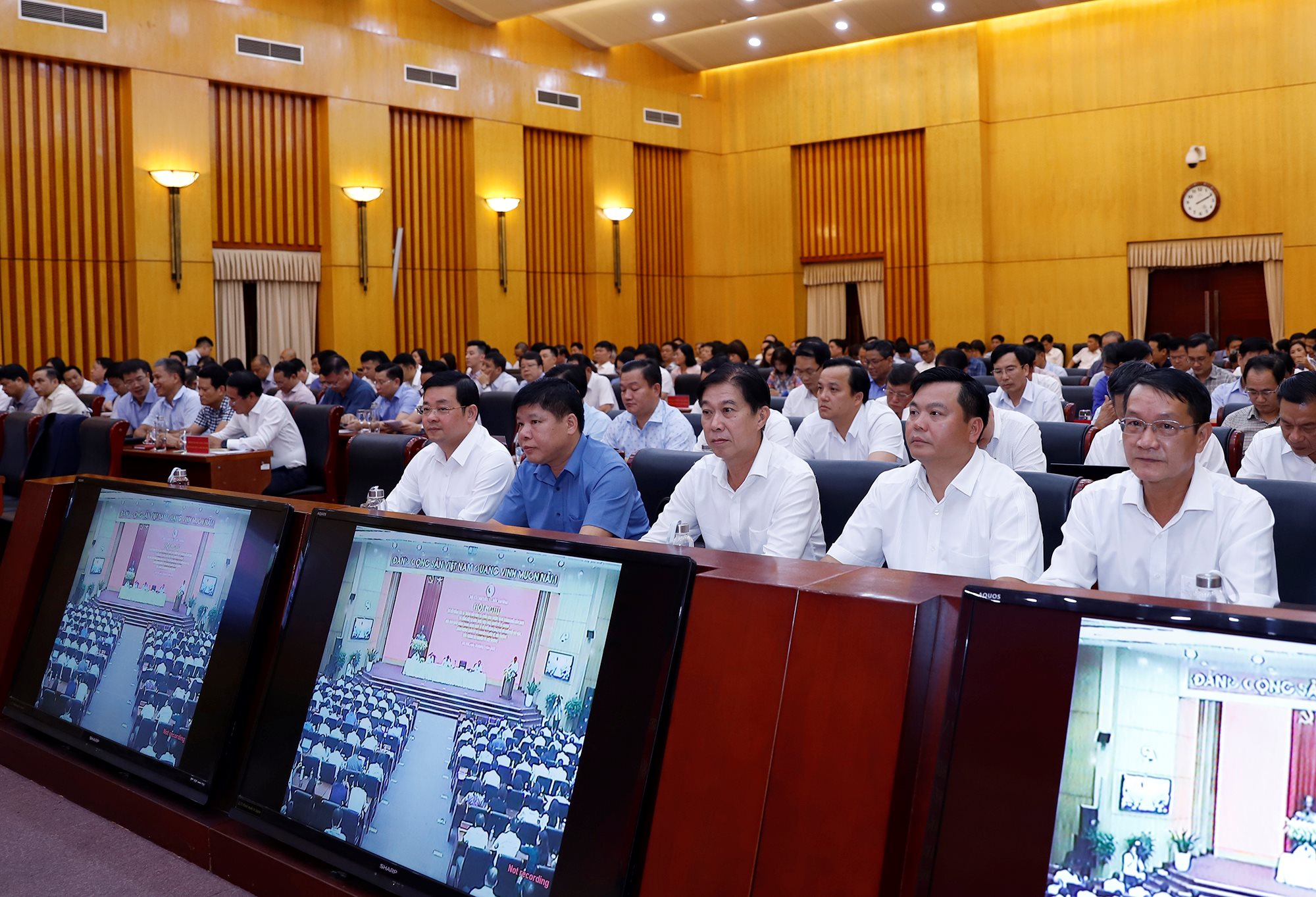 small_lanh-dao-so.jpg