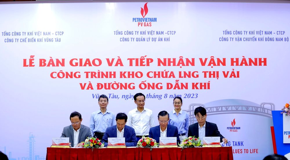 2.-ban-giao-kvt.jpg