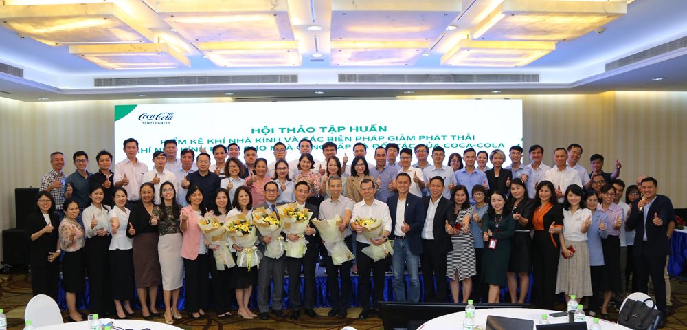 10.-cac-dien-gia-dai-dien-nha-cung-cap-va-doi-tac-cac-thanh-vien-coca-cola-viet-nam-tham-gia-hoi-thao.jpg
