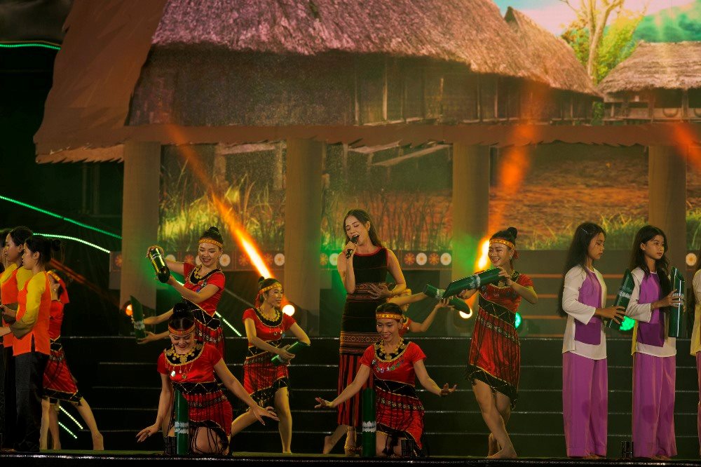 ngayhoi5.jpg