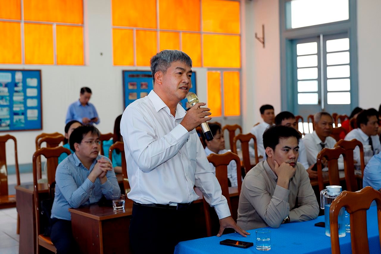 smal_a-lee-hoonng-son.jpg