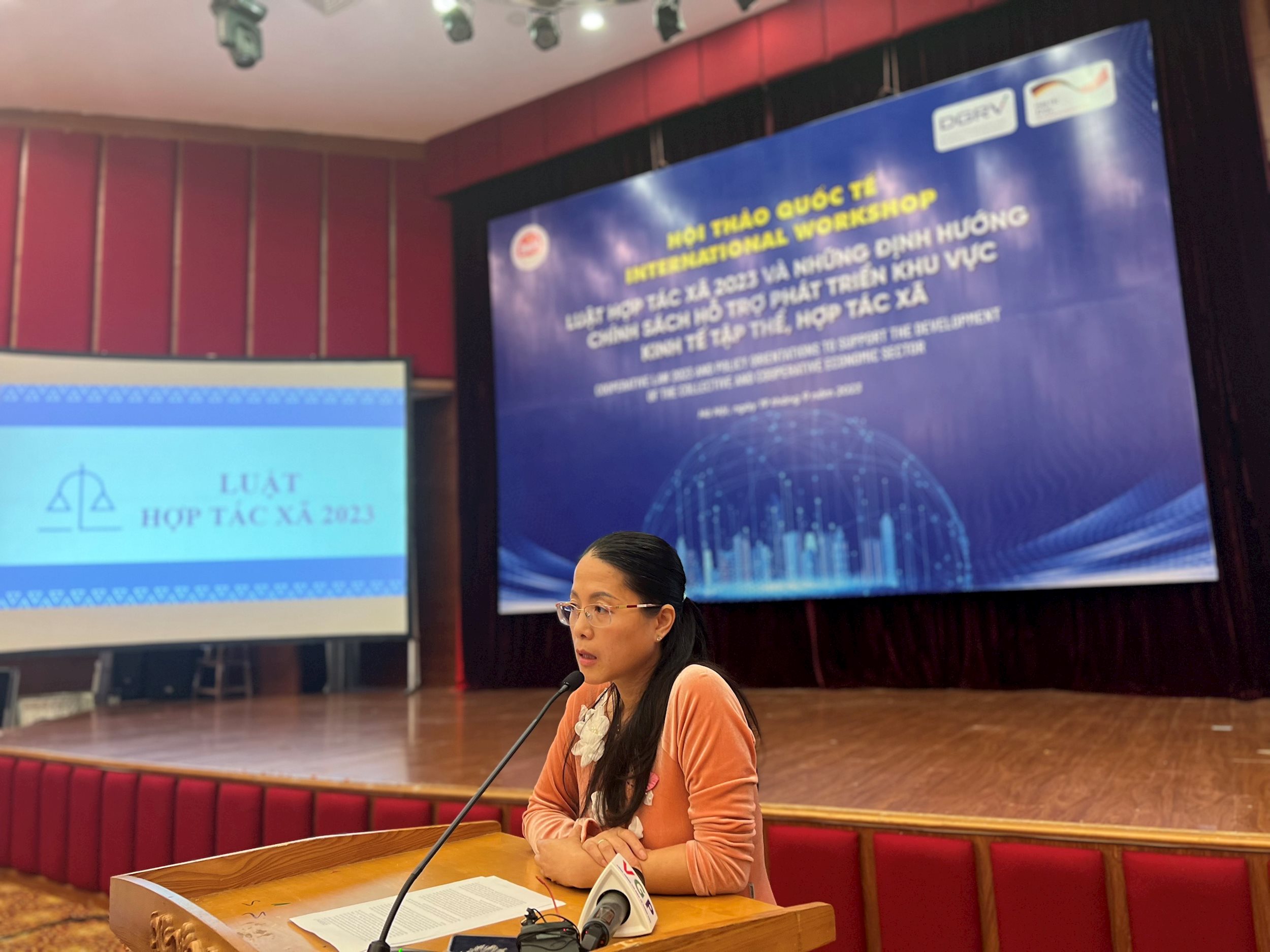 ba-nguyen-thi-tuyet-minh-giam-doc-lien-doan-htx-chlb-duc-dgrv-tai-viet-nam.jpg
