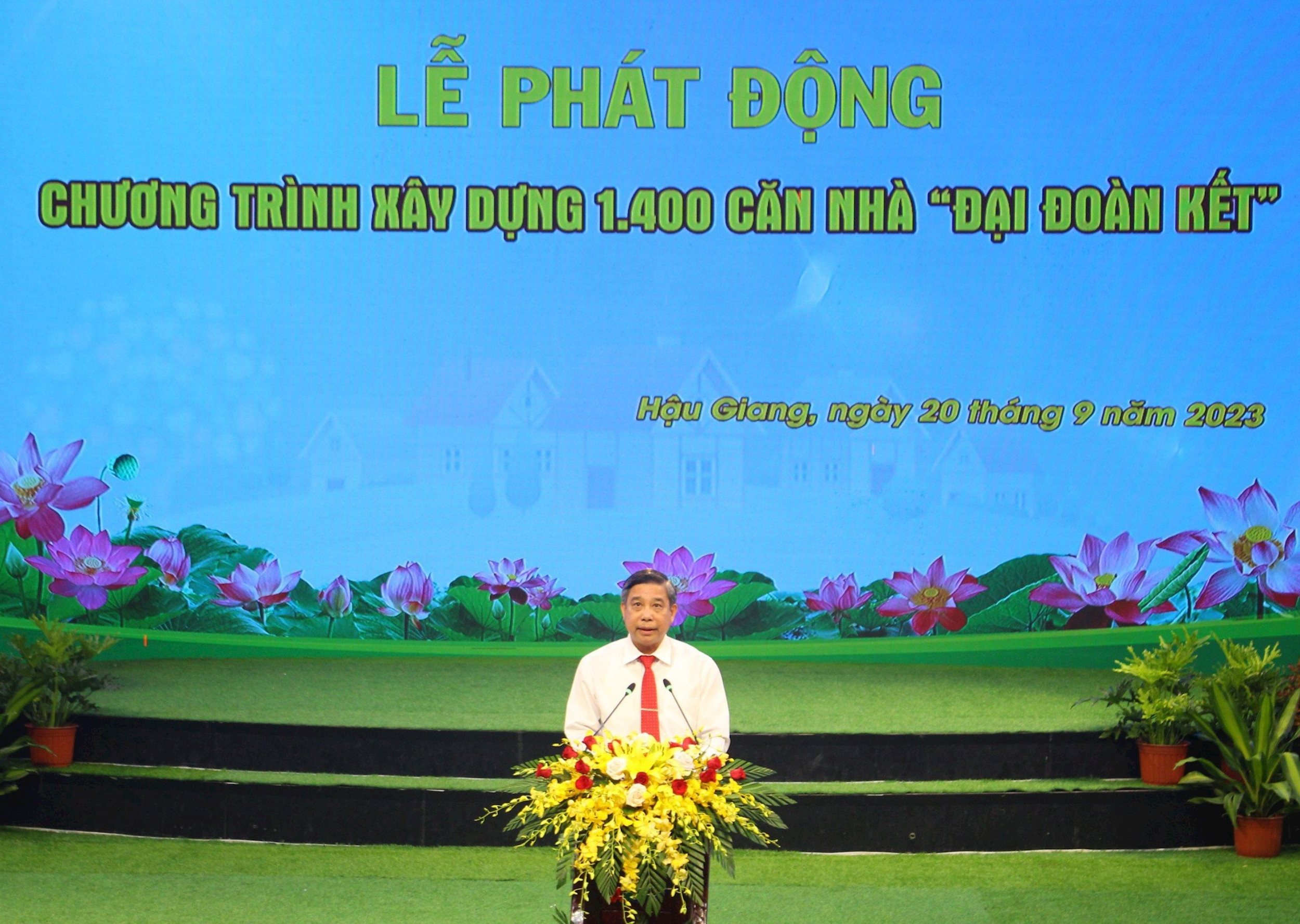 a1-nha-dai-doan-ket.jpg