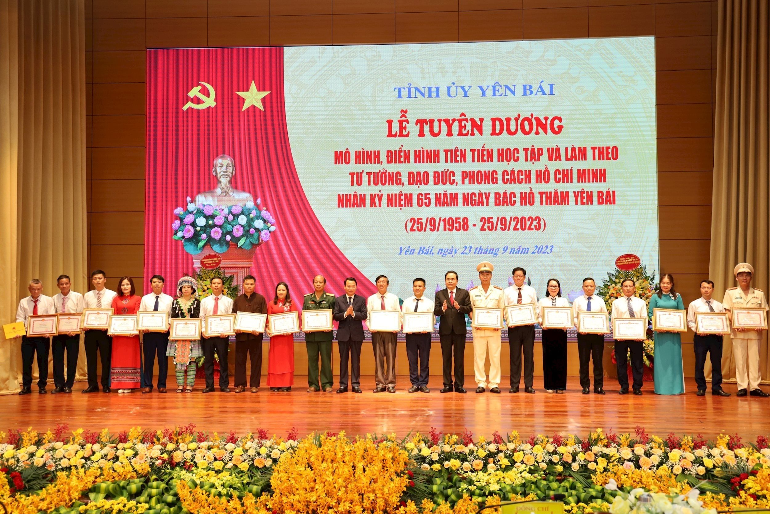 z4719227089600_265ed29a10c7be63d47cd410b782158f.jpg