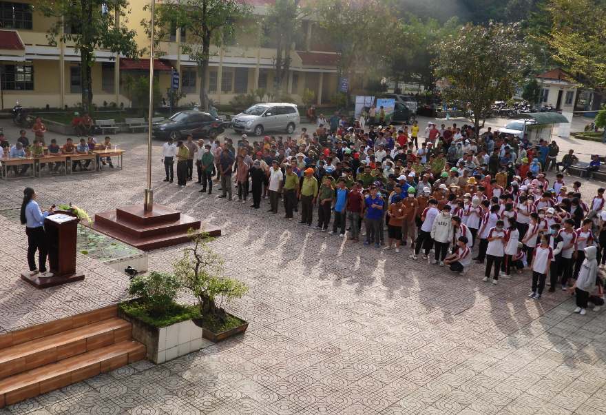 hs-tham-gia-trai-nghiem-chay-de-bao-ve-dong-vat-hoang-da-tai-vqg-cat-tien.png