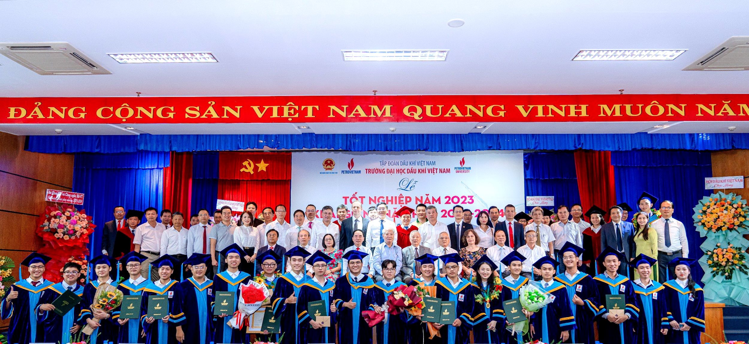 h1.-chung-vui-cung-cac-em.jpg