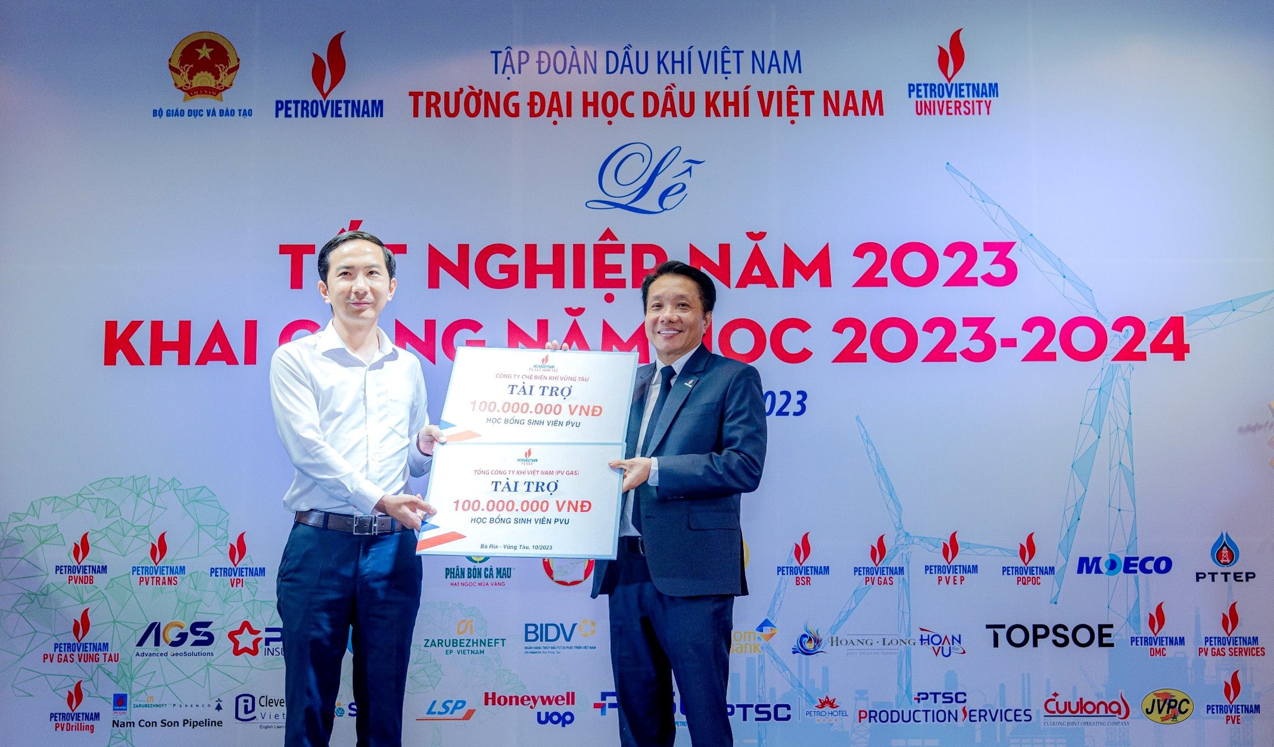 h3.-pvgas-va-kvt-trao-tai-tro.jpg