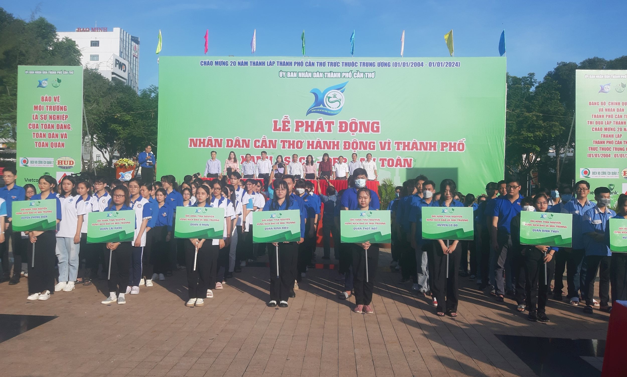 a3-quang-canh-buoi-le-phat-dong.jpg