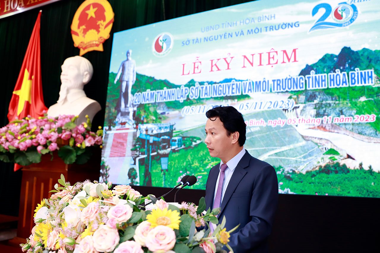 small_bt-phat-bieu-trung-canh.jpg