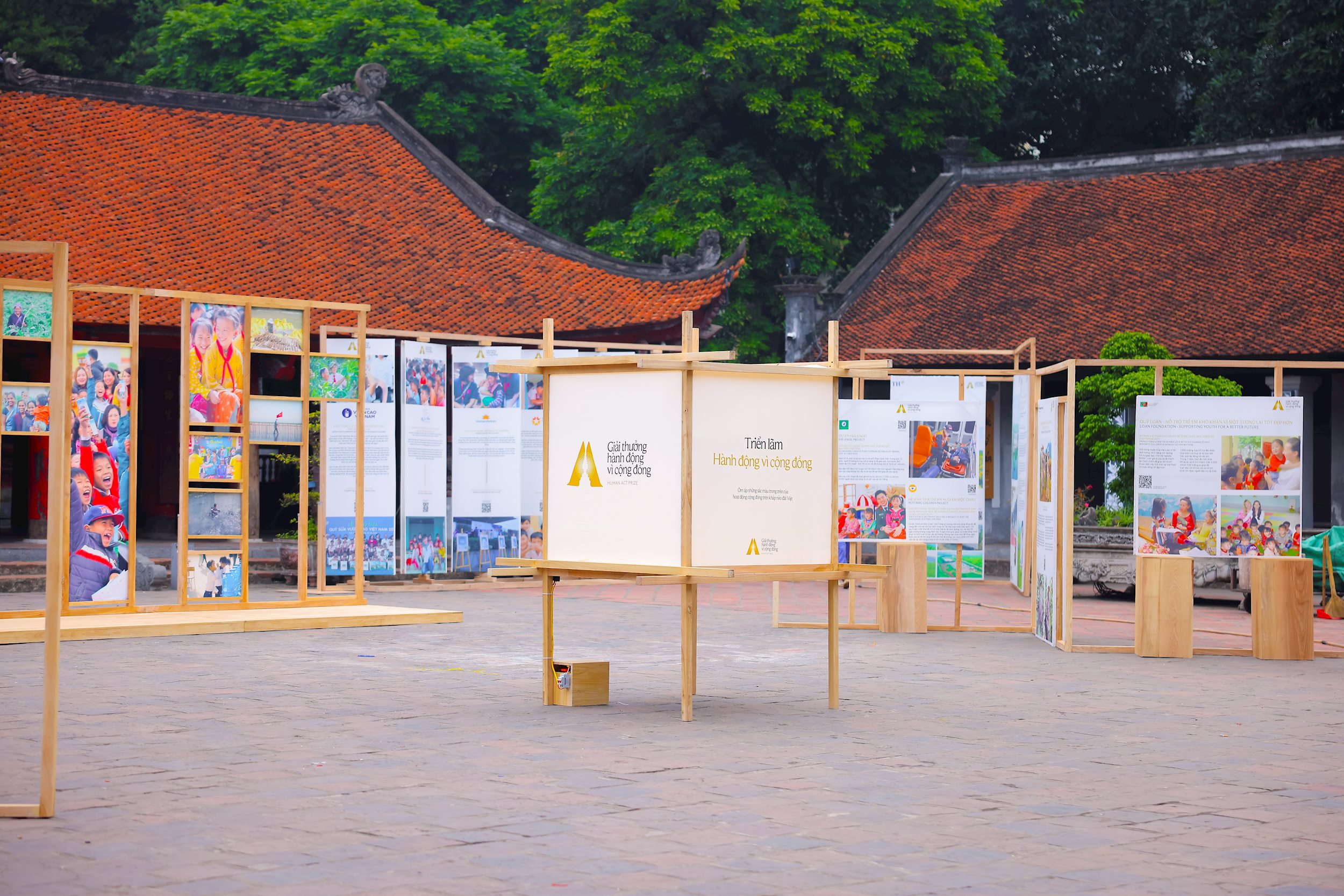 khong-gian-trien-lam.jpg