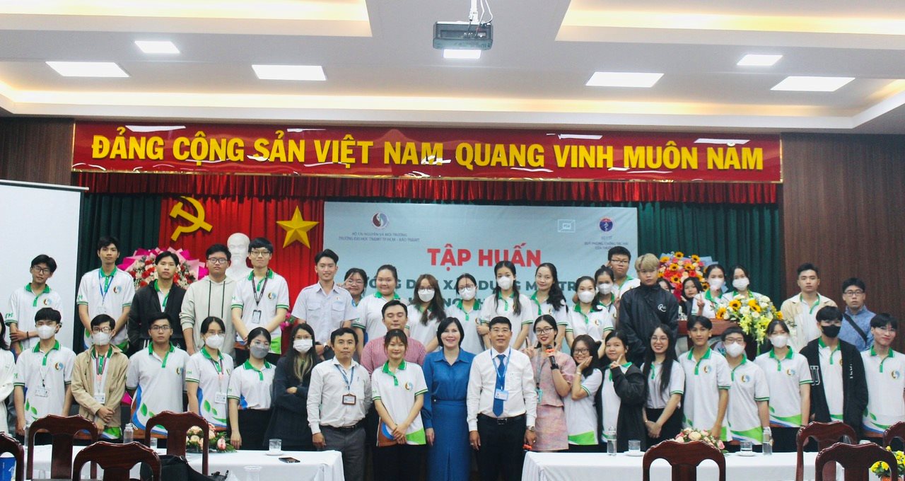 chup-anh-luu-niem.jpg