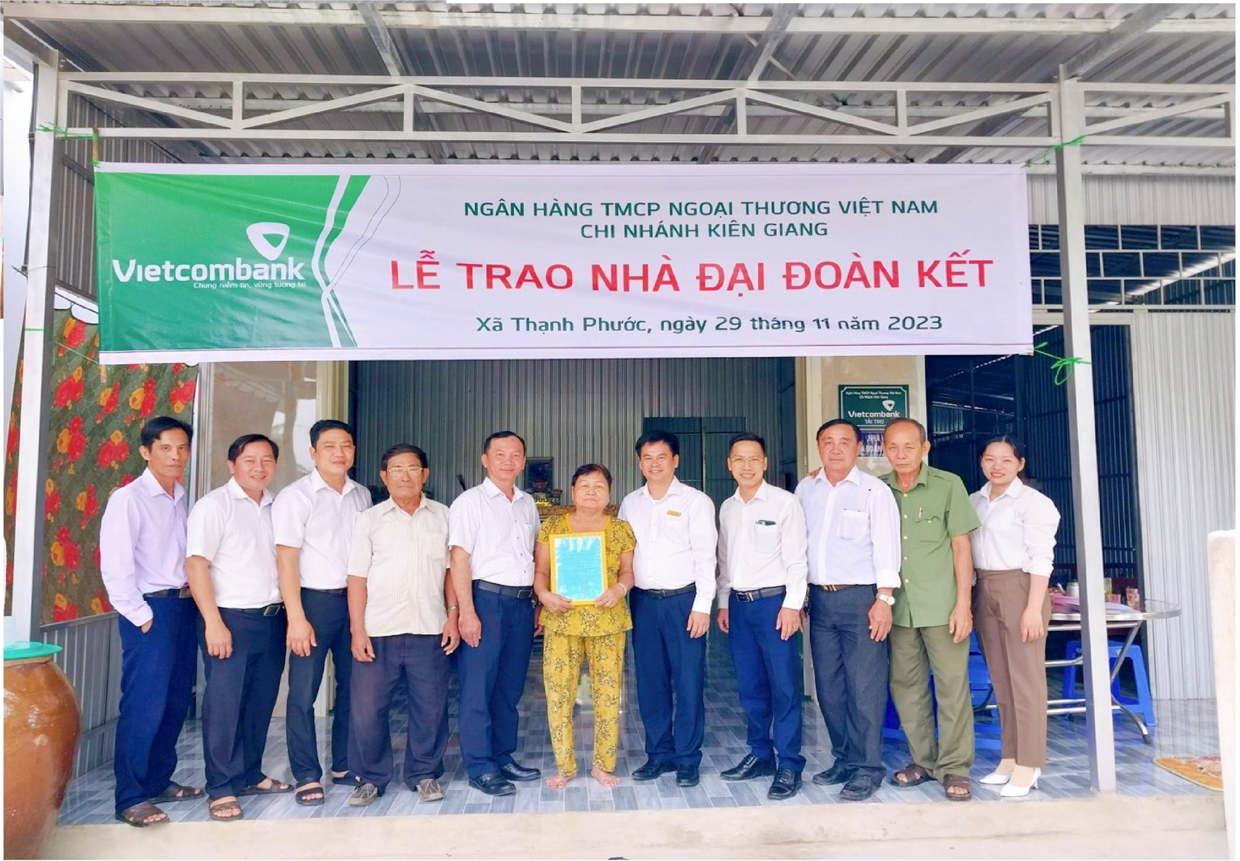 5.-vcb_tang-nha-nguoi-ngheo_kien-giang.jpg