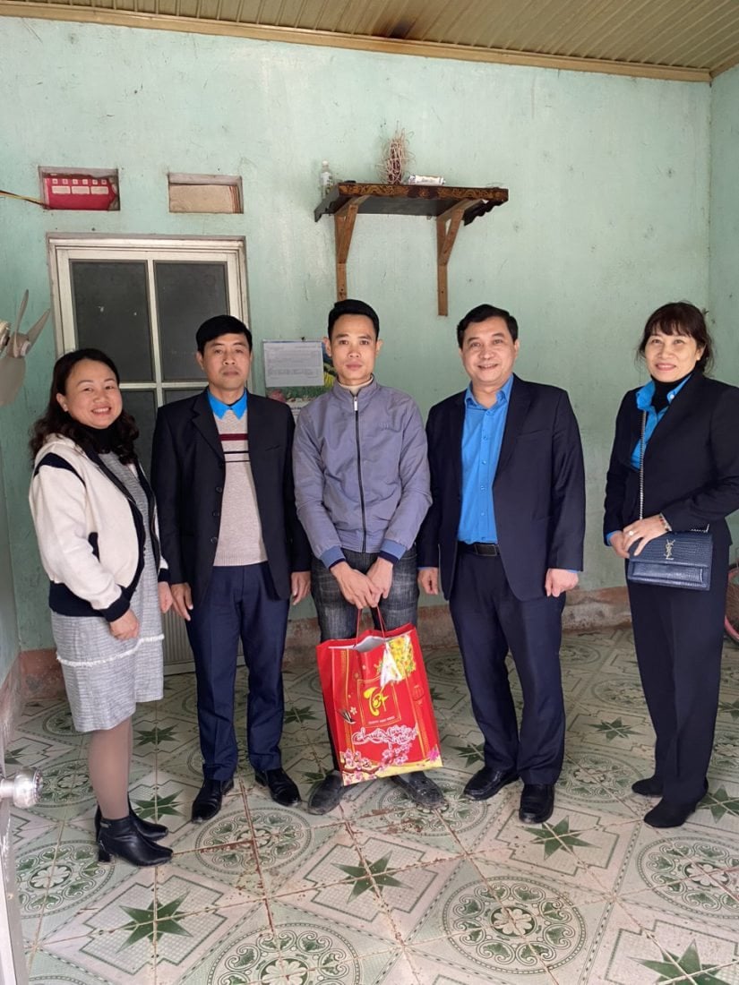 tham-tang-qua-cnld-cty-cp-vlxd-va-kdth-825x1100.jpg