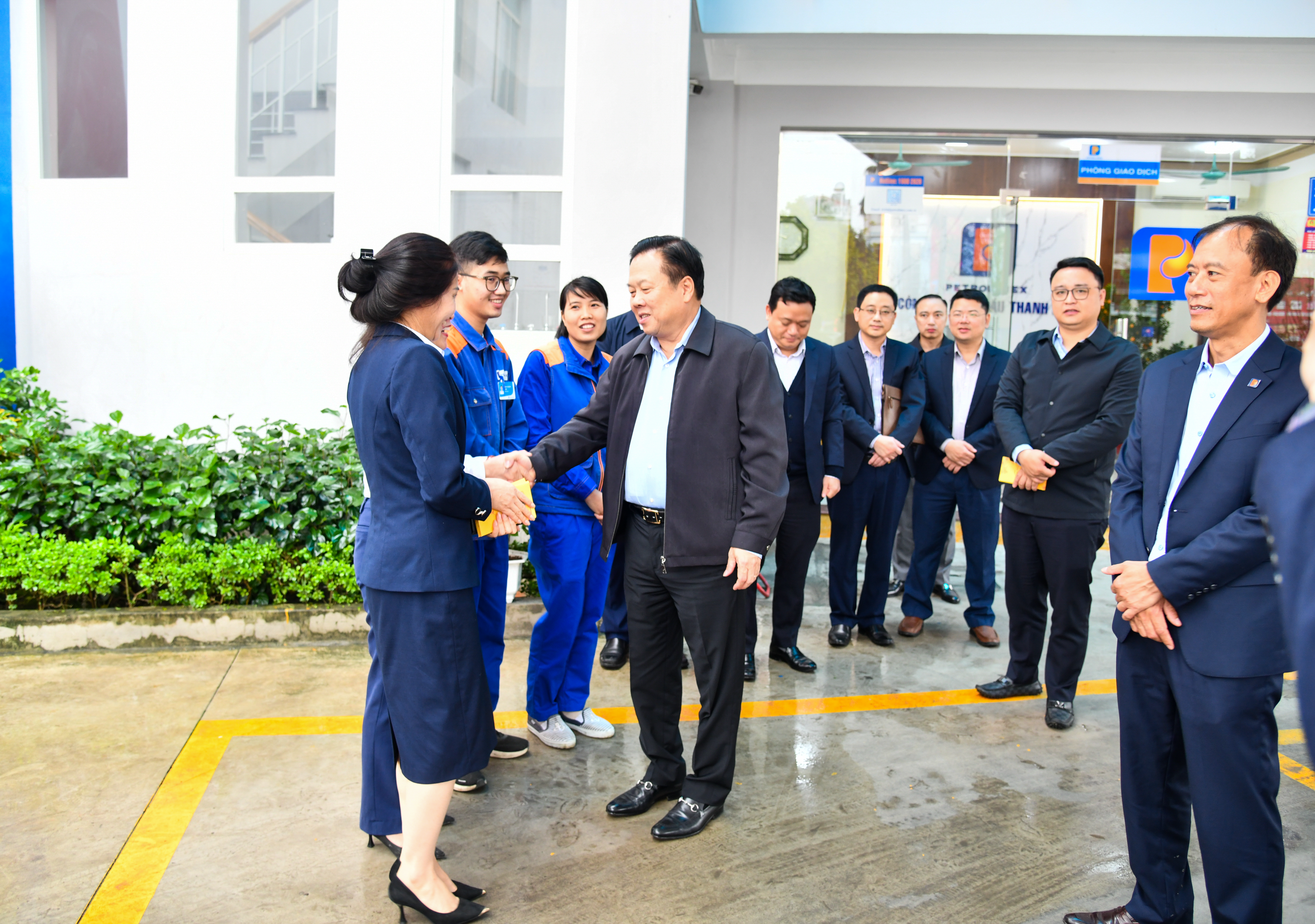 files.petrolimex.com.vn-files-461daee342cf40778b4ca9ea1bd7054a-image-png-629dd13e0a2543c1bb1e2475ed77942a-_dsc_9402.png