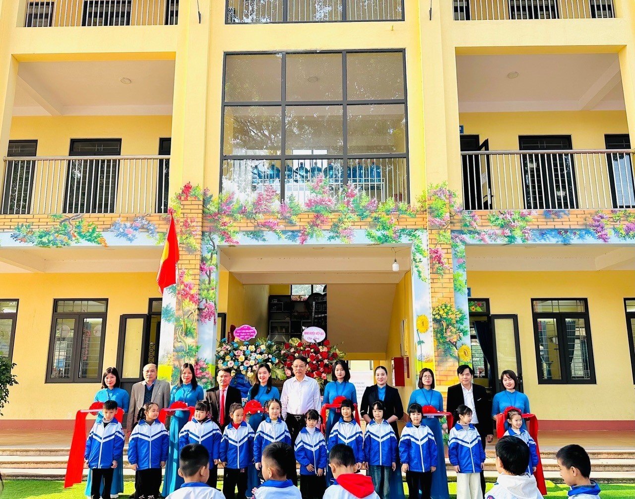 cdn-petrotimes.mastercms.vn-stores-news_dataimages-2024-022024-09-14-_pv-gas-tai-tr-xay-dng-cong-trinh-khi-nha-lp-hc-cho-trung-tiu-hc-th-trn-thng-huyn-hip-hoa-tnh-bc-giang20240209144125.jpg