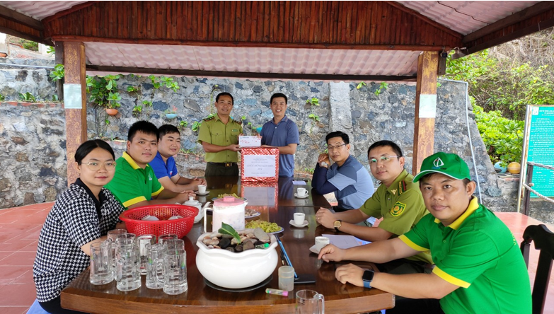 tet.-doan-tham-chuc-tet-tai-tram-kiem-lam-hon-tai.png
