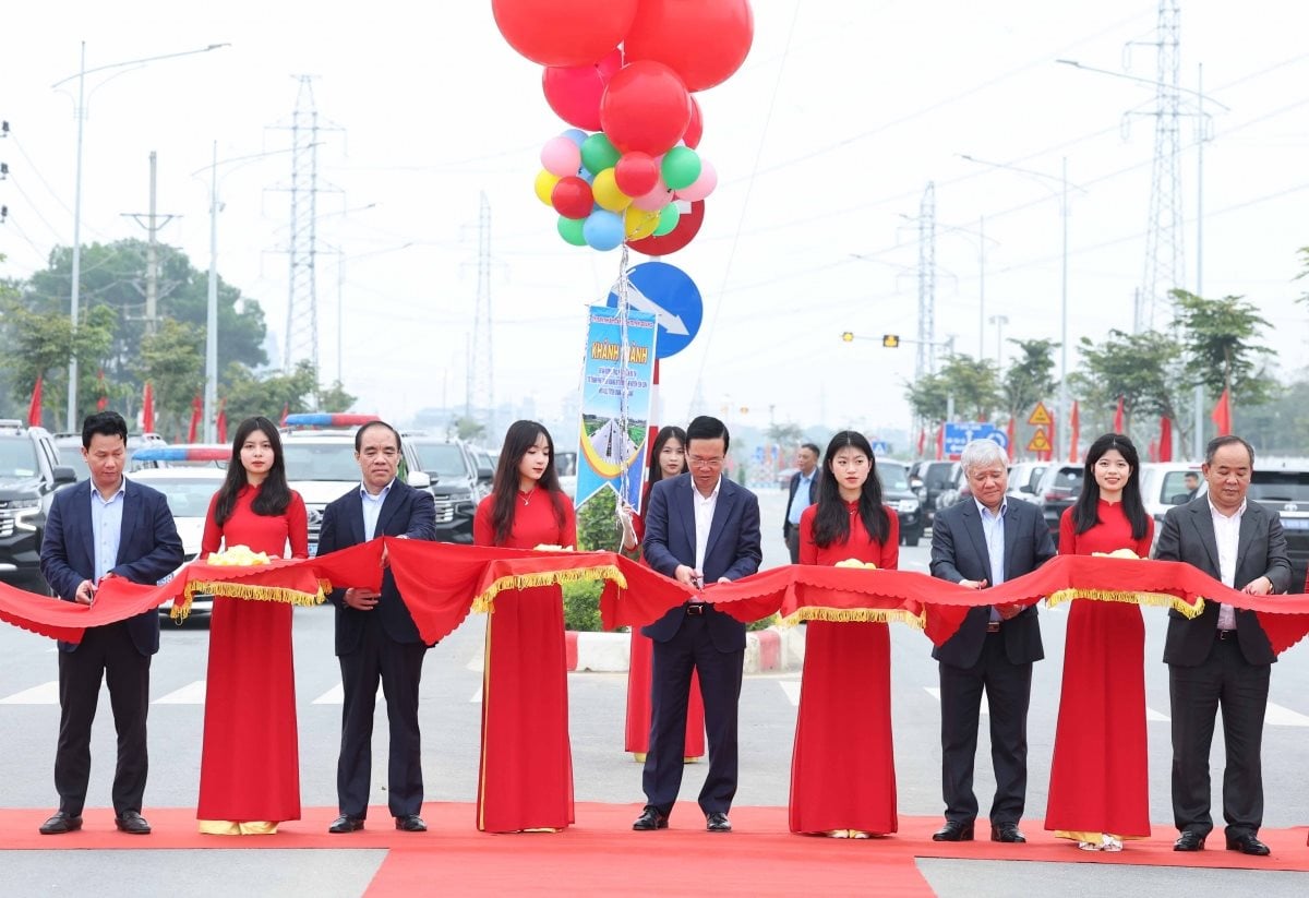 chu_tich_nuoc_vo_van_thuong_cat_bang_khanh_thanh_du_an_duong_truc_phat_trien_do_thi_tu_thanh_pho_tuyen_quang_di_trung_tam_huyen_yen_son.jpg