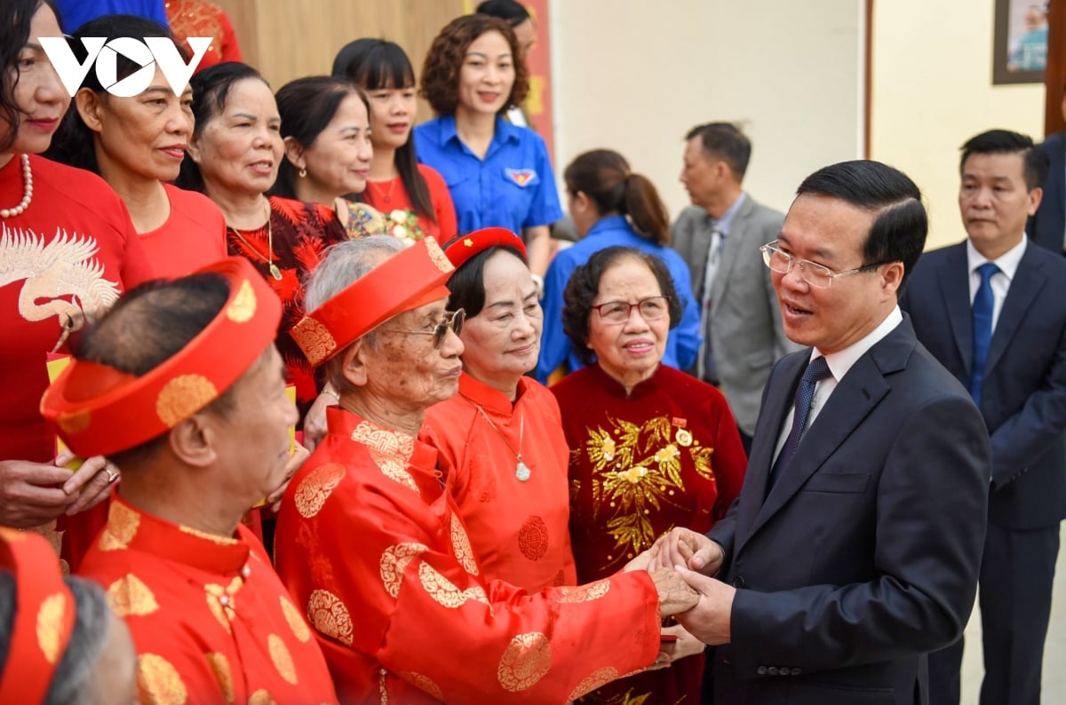 chu tich nuoc vo van thuong trong cay, tham hoi cac cu cao nien o Dong anh hinh anh 11