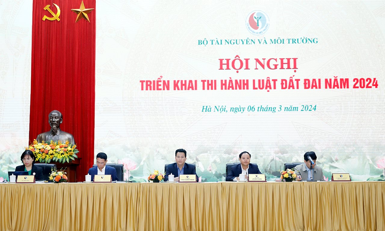 small_20240306-bo-truong-chu-tri-trien-khai-luat-dat-dai-1.jpg