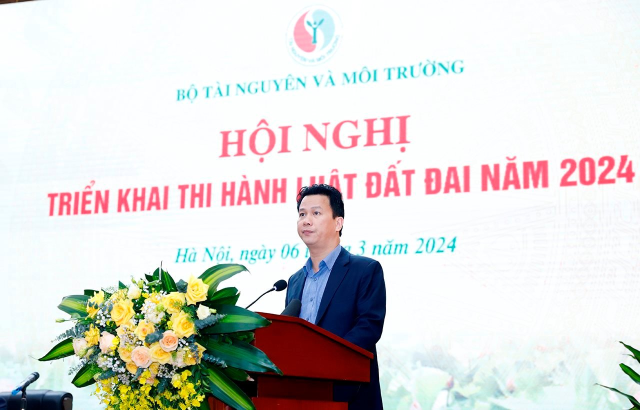small_20240306-bo-truong-chu-tri-trien-khai-luat-dat-dai-2.jpg