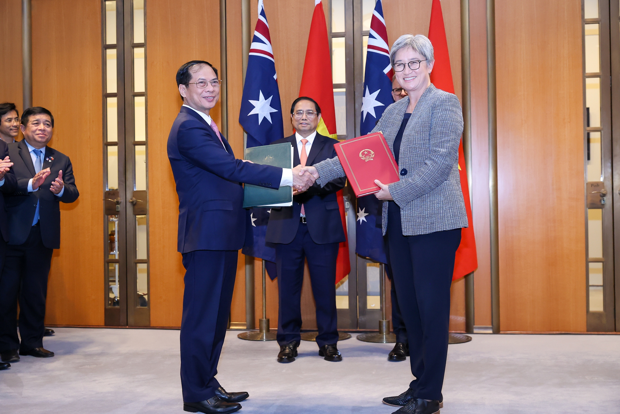 Việt Nam-Australia ký kết, trao đổi 12 văn kiện hợp tác quan trọng- Ảnh 3. Việt Nam-Australia ký kết, trao đổi 12 văn kiện hợp tác quan trọng- Ảnh 3.