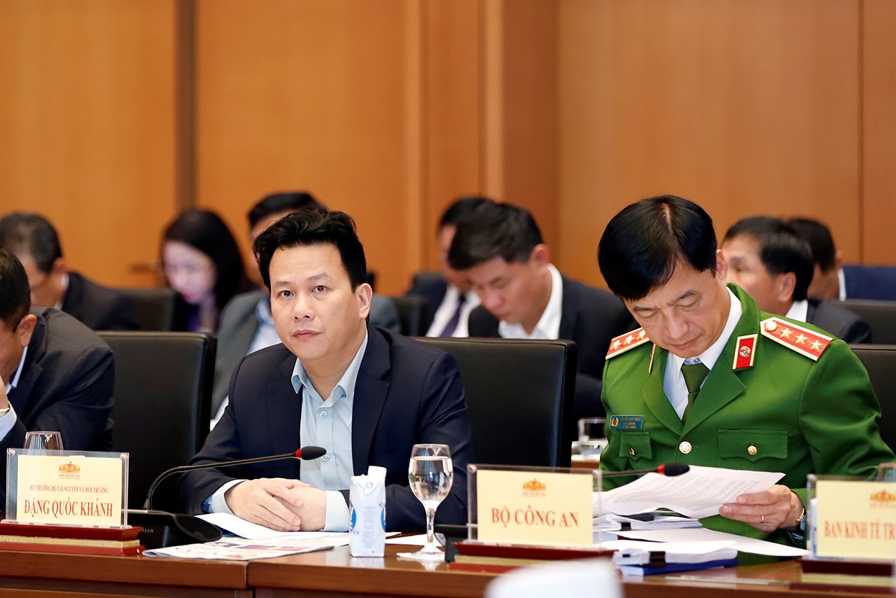 small_bt-dang-quoc-khanh.jpg