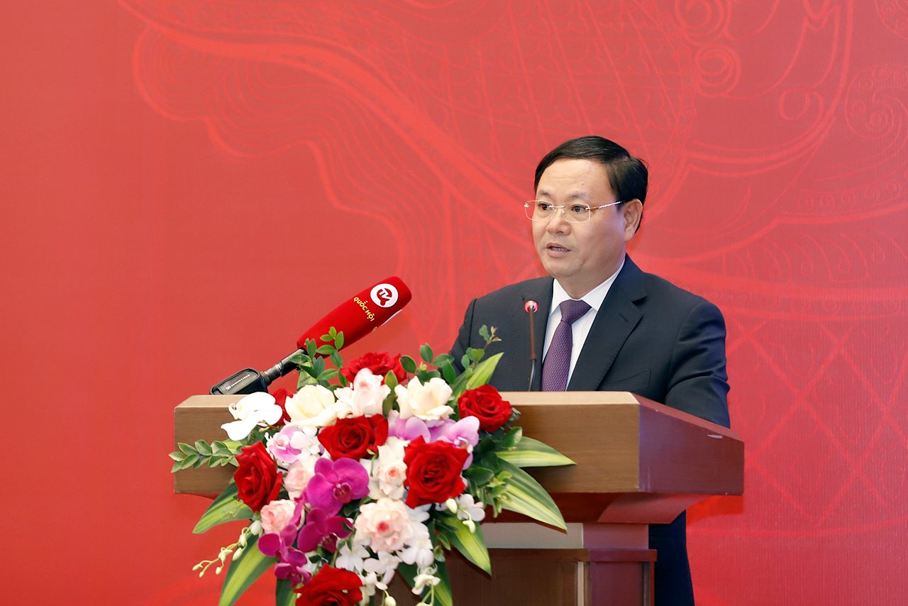 small_ttr-le-minh-ngan-1.jpg
