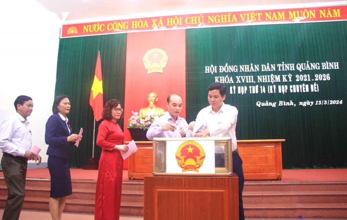 Ông hoàng xuân tân làm phó chủ tịch ubnd tỉnh quảng bình hình ảnh 1 Ong hoang xuan tan lam pho chu tich ubnd tinh quang binh hinh anh 1