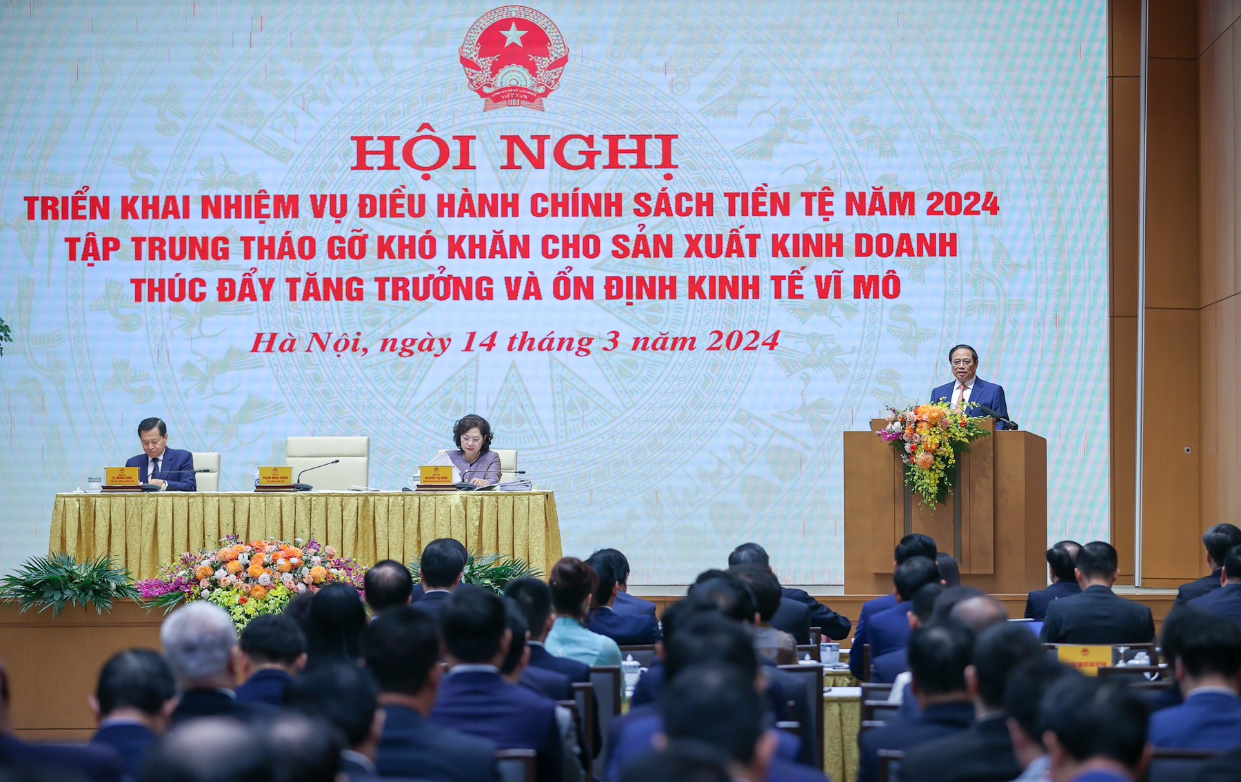 TỔNG THUẬT: Thủ tướng chủ trì hội nghị về chính sách tiền tệ, tháo gỡ khó khăn cho sản xuất, kinh doanh thúc đẩy tăng trưởng- Ảnh 3. TỔNG THUẬT: Thủ tướng chủ trì hội nghị về chính sách tiền tệ, tháo gỡ khó khăn cho sản xuất, kinh doanh thúc đẩy tăng trưởng- Ảnh 3.